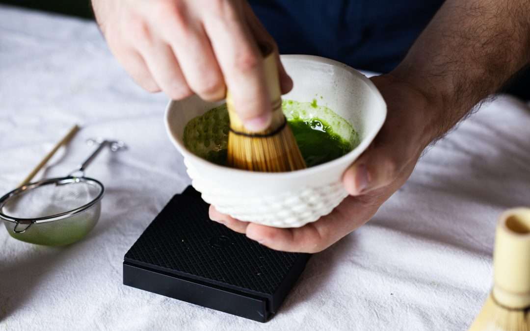 Nutricionista Isabella Sasaki conta por que adora e indica o consumo de matcha