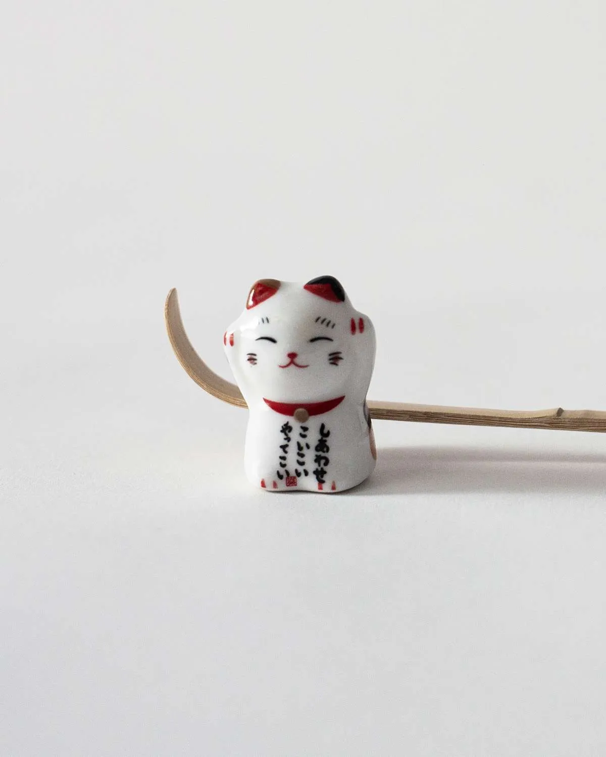 Maneki-Neko | Suporte para Chashaku - Namu Matcha