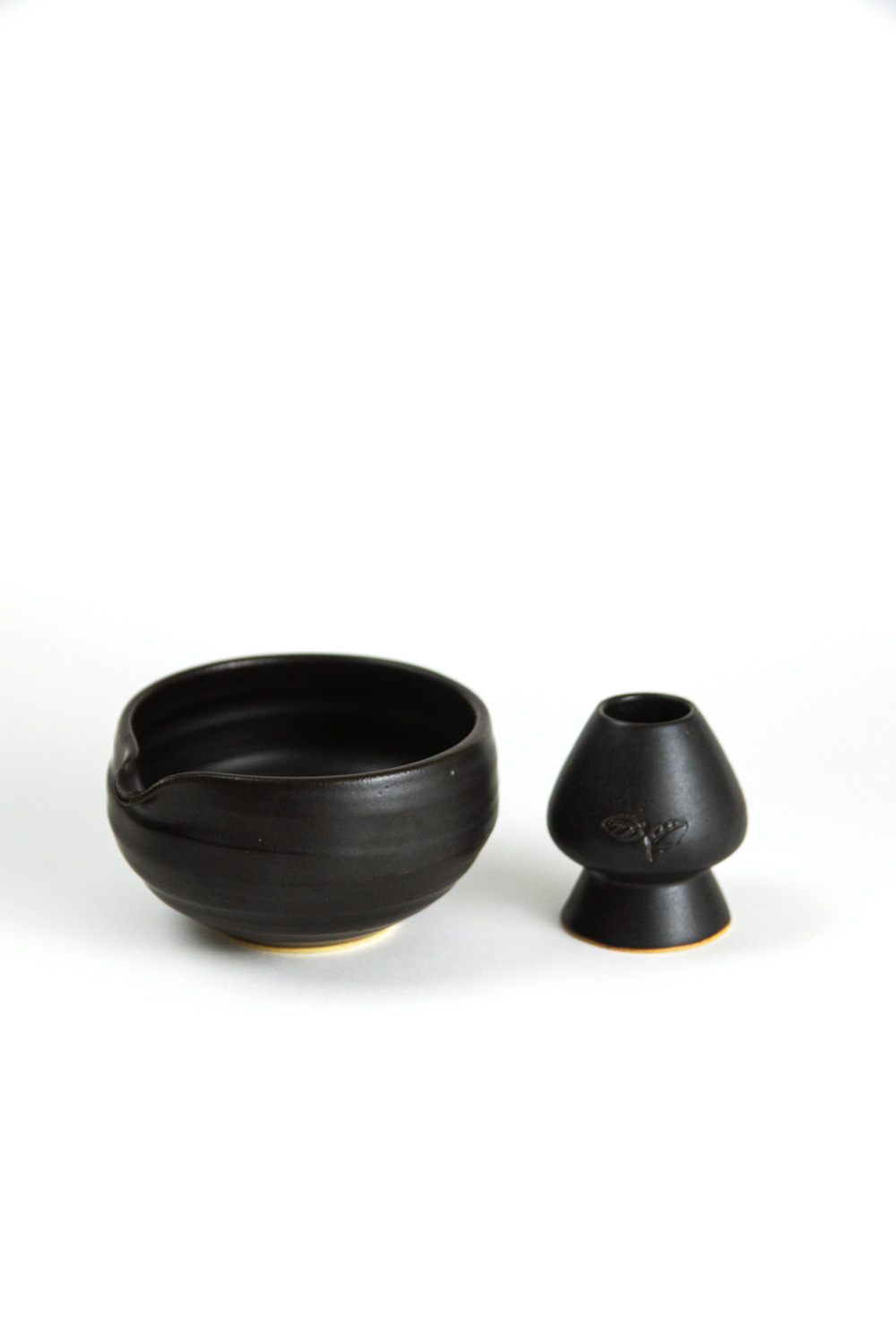 Katakuchi e Naoshi Namu Matcha + Naoko Preto